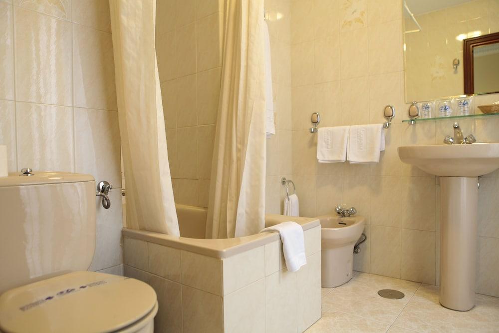 Macarena Guest house 2*