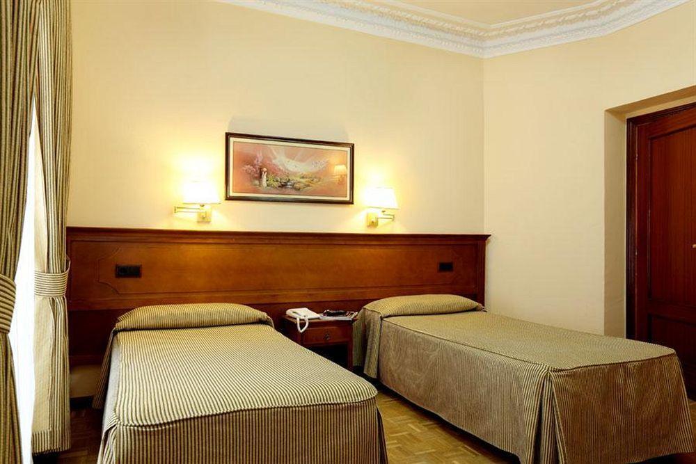 Macarena Guest house 2*